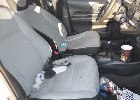 2015 Toyota Prius C One из США, поврежденный, VIN JTDKDTB38F1114093